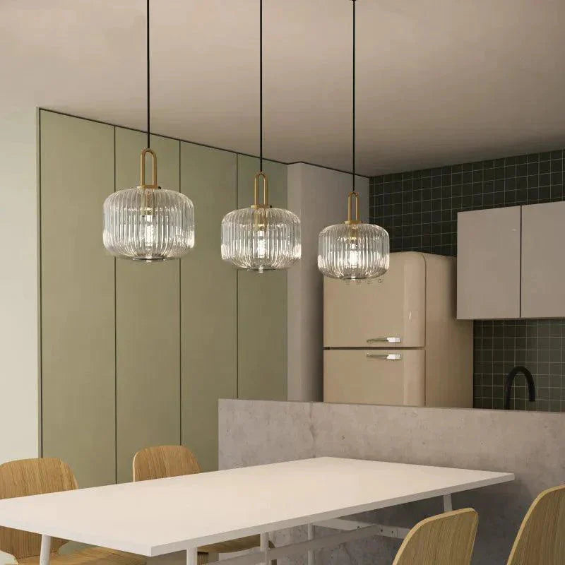 Luminaire Suspension verre strié doré – Référence : Maelis4592-Luminaire Suspendu - Nexa Lights