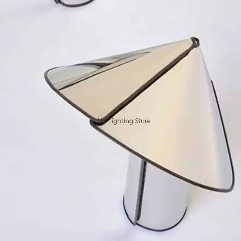 Luminaire Lampadaire Design Épuré – Référence: Nika0284-ILLUMEEN.COM