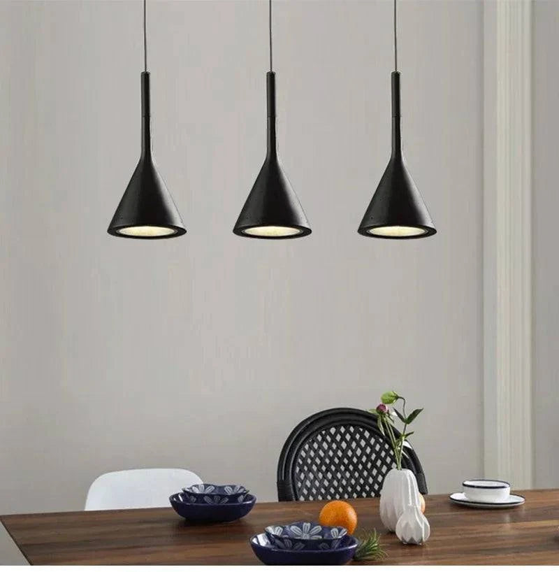 Luminaire Suspension design épuré noir – Référence : Nélia5237-ILLUMEEN.COM