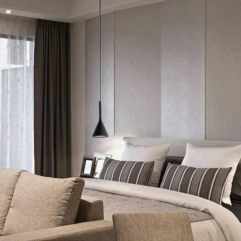 Luminaire Suspension design épuré noir – Référence : Nélia5237-ILLUMEEN.COM