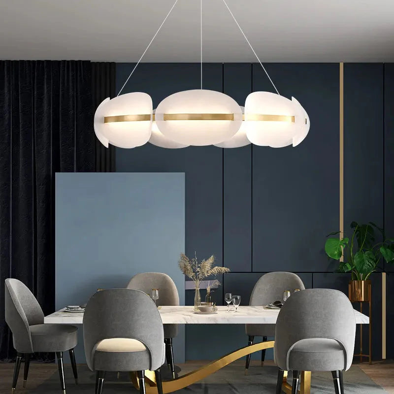 Luminaire Suspension design sculptural élégant – Référence : Marisol4823-ILLUMEEN.COM