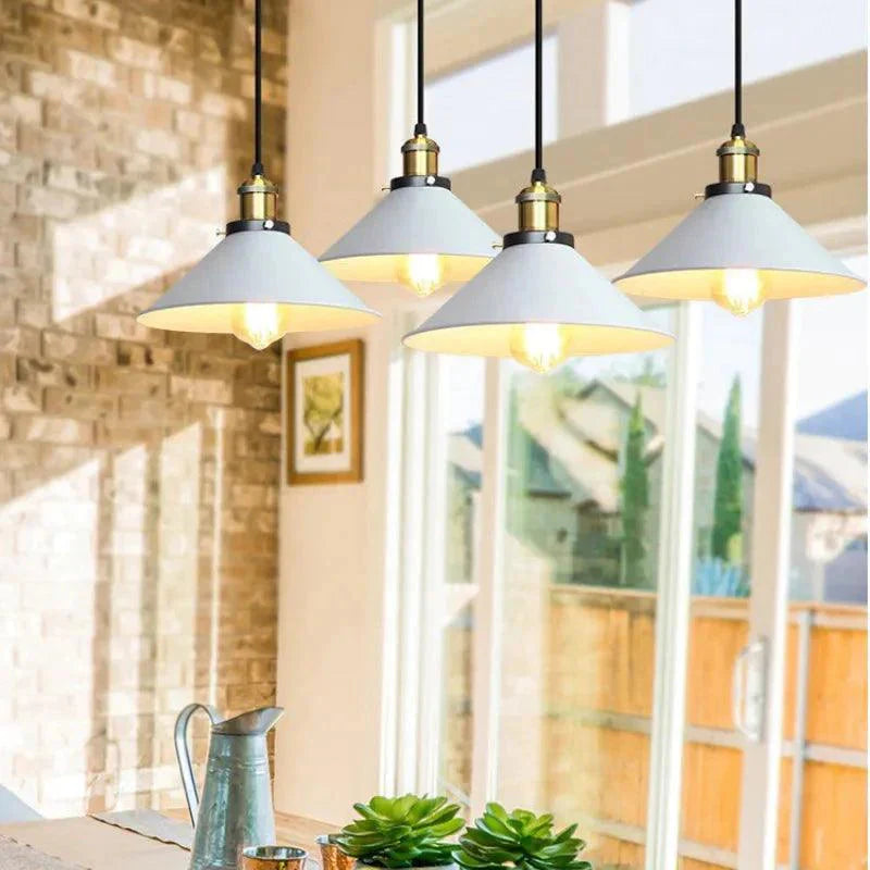 Luminaire Suspension abat-jour en métal noir – Référence : Thélio5623-ILLUMEEN.COM