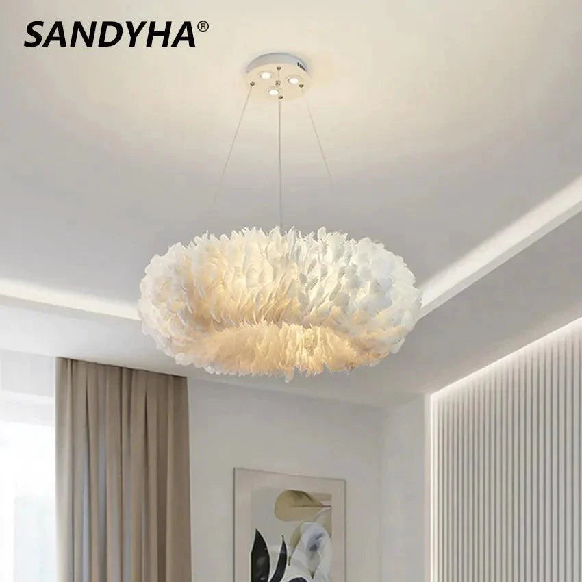 Luminaire Suspension design contemporain en plumes – Référence : Marilou6732-ILLUMEEN.COM