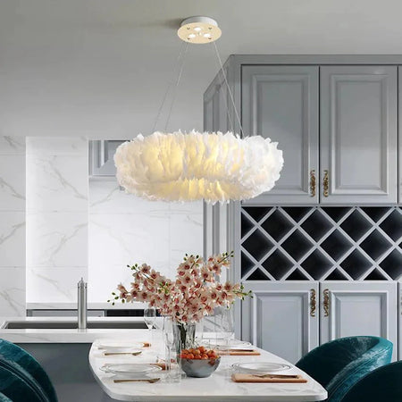 Luminaire Suspension design contemporain en plumes – Référence : Marilou6732-ILLUMEEN.COM