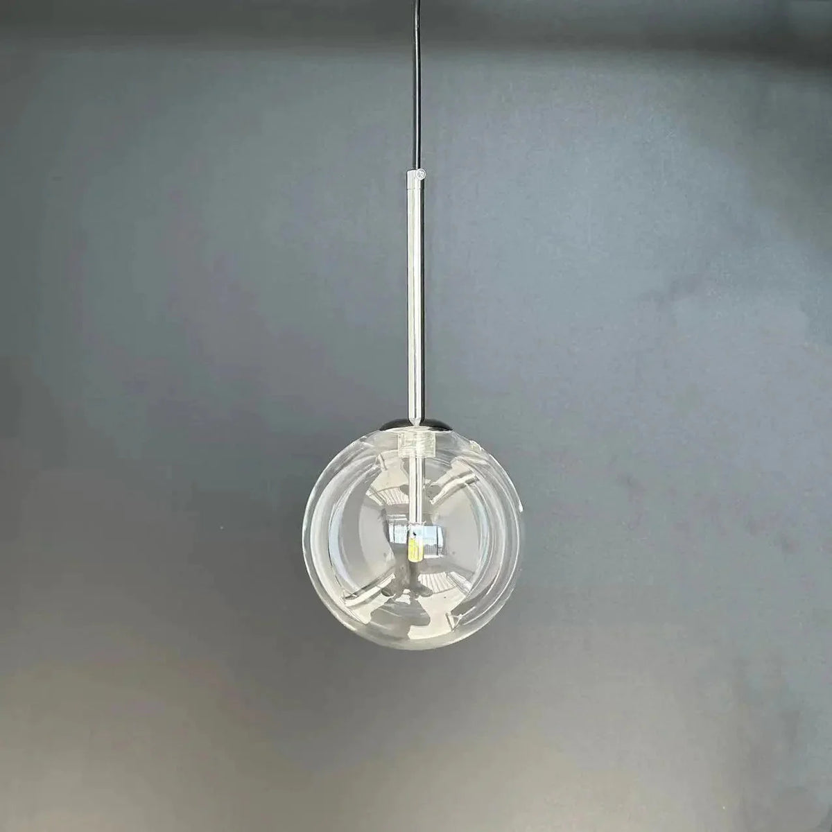 Luminaire Suspension verre transparent avec support en laiton – Référence : Marisette4823-ILLUMEEN.COM