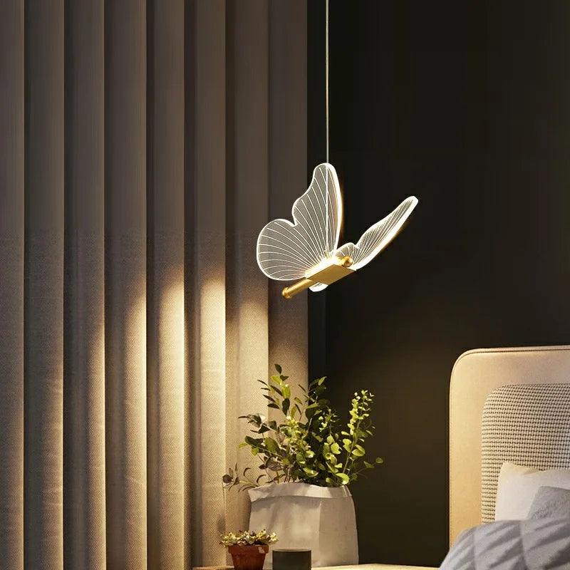 Suspendu Design : Suspension Lumineuse en Forme d'Oiseau avec Ailes en Verre-ILLUMEEN.COM